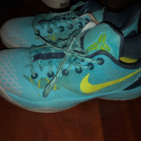 kobe shoes size 8